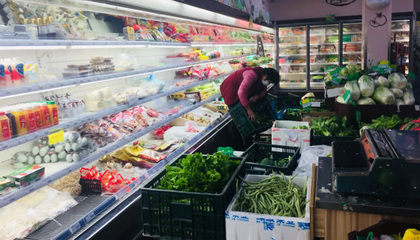 生鲜销售热潮 疫情下的消费转向与市场韧性